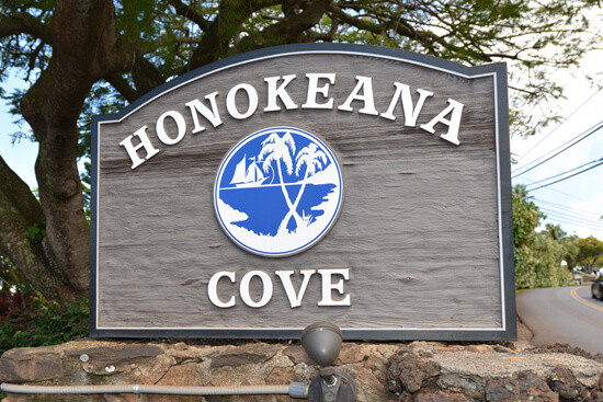 Honokeana Cove, sign at driveway